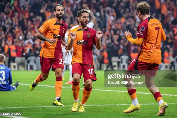 Dries Mertens of Galatasaray celebrates his goal during the Turkish Super Lig match between Galatasaray and Alanyaspor at Stadion NEF Stadyumu on...