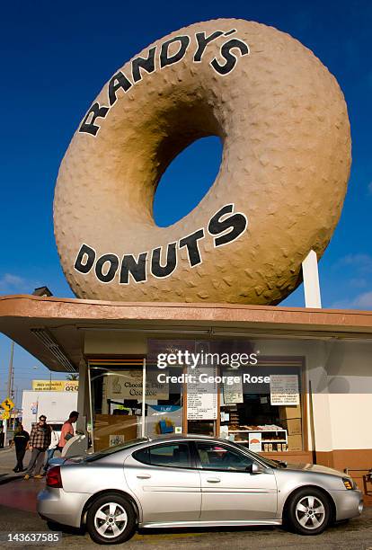 Famous Randy's Randys Donuts Photos and Premium High Res Pictures - Getty Images