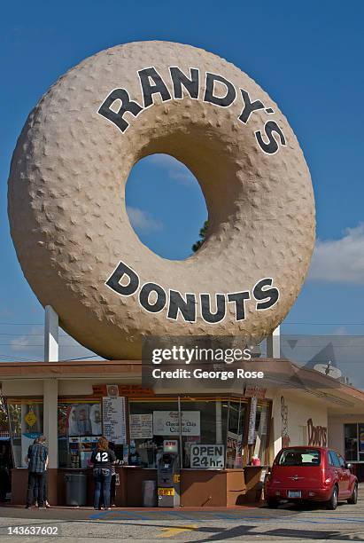 The Randy's Randys Donuts Photos and Premium High Res Pictures - Getty Images