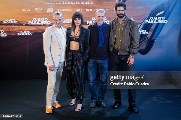 Ernesto Alterio, Blanca Suarez, Alberto San Juan and Ruben Cortada attend the "El Cuarto Pasajero" photocall at Cars Studio on October 25, 2022 in...