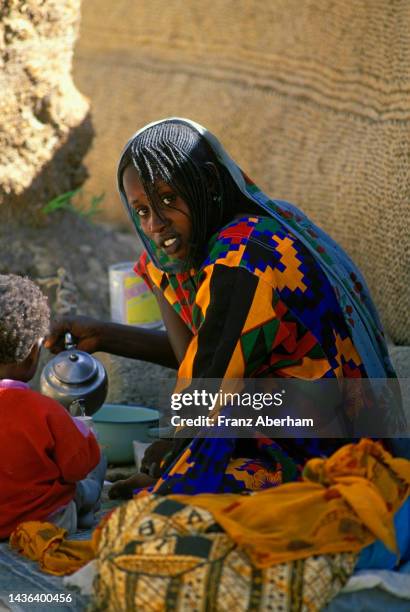 woman of the tubu tribe, chad - faya largeau stock pictures, royalty-free photos & images