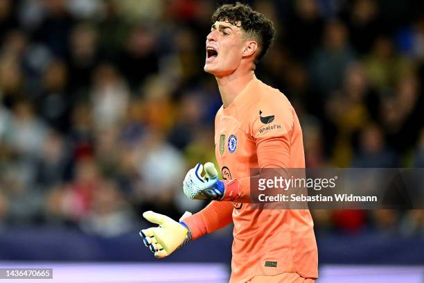 Kepa Arrizabalaga of Chelsea gives their team instructions during the UEFA Champions League group E match between FC Salzburg and Chelsea FC at...