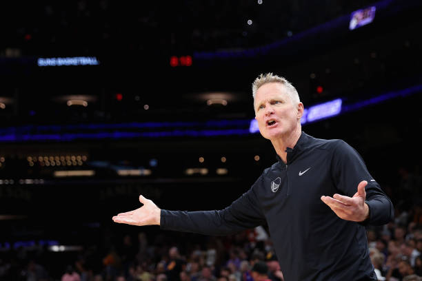 Head coach Steve Kerr of the Golden State Warriors reacts during the second half of the NBA game against the Phoenix Suns at Footprint Center on...