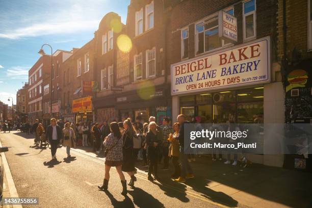 famous beigel bake in brick lane ward - fazer doces imagens e fotografias de stock