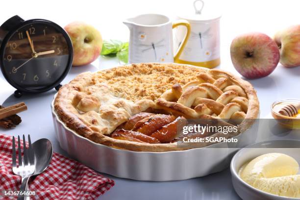 concoct apple dessert - apple crumble stock pictures, royalty-free photos & images