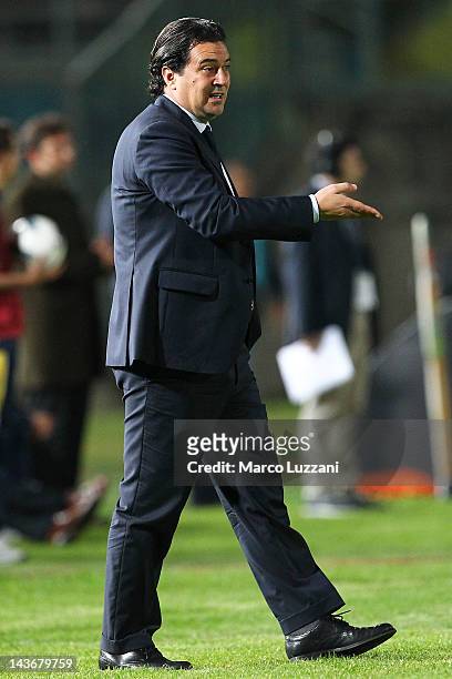 Cagliari Calcio manager Massimo Ficcadenti issues instructions to his players during the Serie A match between Genoa CFC and Cagliari Calcio at Mario...