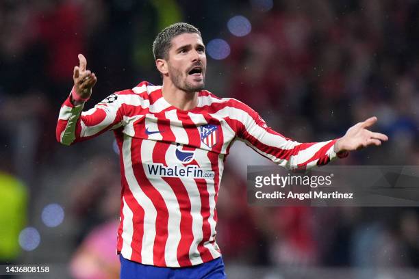 Rodrigo De Paul of Atletico Madrid celebrates after scoring their team's second goal during the UEFA Champions League group B match between Atletico...