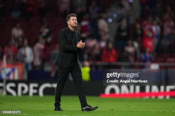 Diego Simeone, Head Coach of Atletico Madrid gives their team instructions during the UEFA Champions League group B match between Atletico Madrid and...