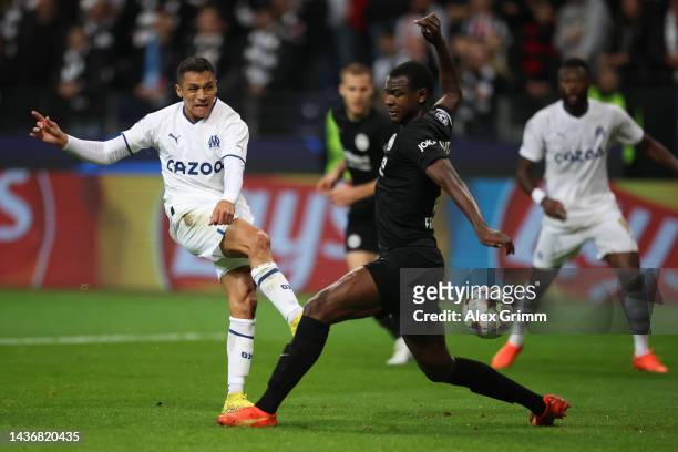Alexis Sanchez of Olympique Marseille takes a shot on goal whilst under pressure from Evan N'Dicka of Eintracht Frankfurt during the UEFA Champions...