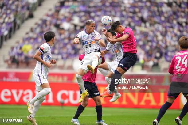 Of Sanfrecce Hiroshima heads the ball during the J.LEAGUE YBC Levain Cup final between Cerezo Osaka and Sanfrecce Hiroshima at National Stadium on...