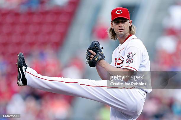 Bronson Arroyo of the Cincinnati Reds pitches against the Chicago Cubs at Great American Ball Park on May 2, 2012 in Cincinnati, Ohio.
