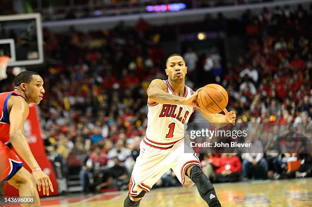 Playoffs: Chicago Bulls Derrick Rose in action, pass vs Philadelphia 76ers at United Center. Game 1. Chicago, IL 4/28/2012 CREDIT: John Biever