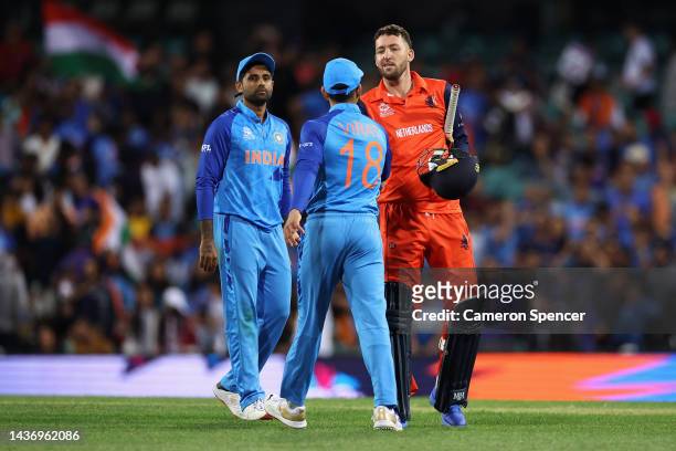 Paul van Meekeren of Netherlands and Virat Kohli of India shake hands following the ICC Men's T20 World Cup match between India and Netherlands at...