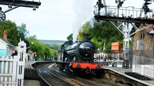 steam train, grosmont, north yorkshire - history and progress of the steam engine stock pictures, royalty-free photos & images