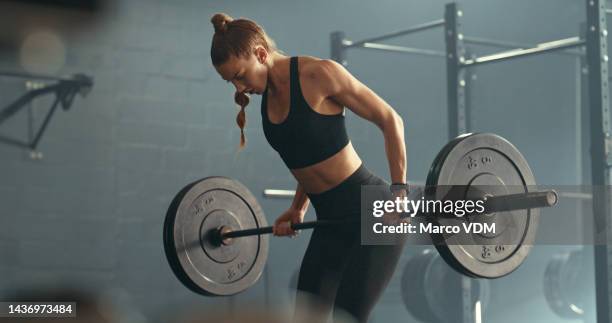 barbell exercise, gym woman and fitness training, sports workout or training heavy weights in health club. focus female bodybuilder, strong athlete and muscle rowing, power and lifting iron challenge - weight training 個照片及圖片檔