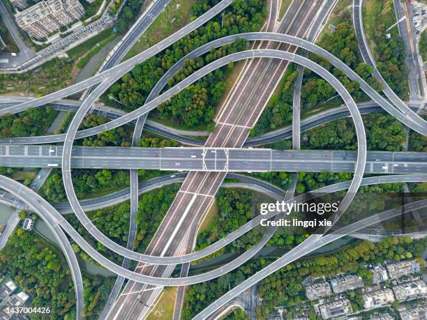 hangzhou transportation hub in china from the perspective of drones - échangeur photos et images de collection