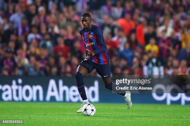 Ousmane Dembele of FC Barcelona runs with the ball during the UEFA Champions League group C match between FC Barcelona and FC Bayern München at...