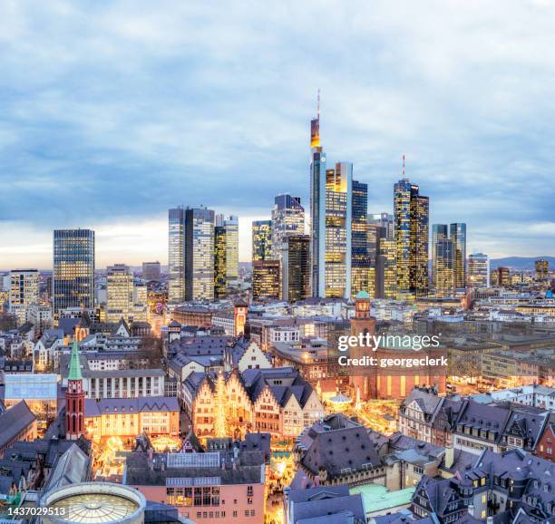 paisaje urbano de frankfurt en navidad - frankfurt main fotografías e imágenes de stock