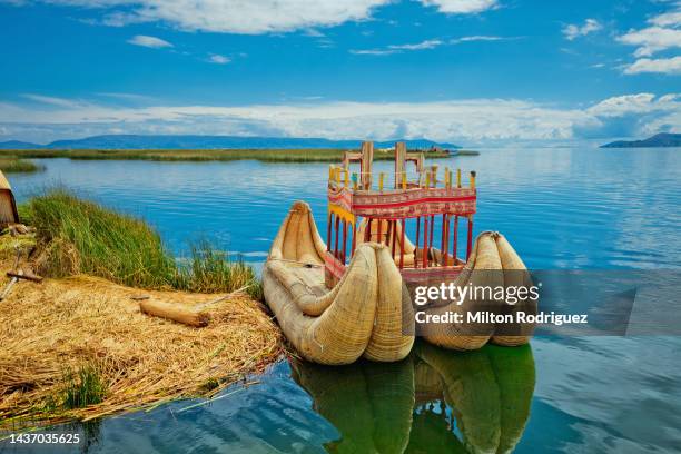 lake titicaca puno, peru - puno stockfoto's en -beelden