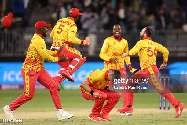 Bradley Evans of Zimbabwe celebrates winning the ICC Men's T20 World Cup match between Pakistan and Zimbabwe at Perth Stadium on October 27, 2022 in...
