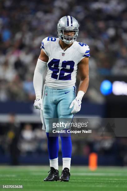 Anthony Barr of the Dallas Cowboys gets set against the Detroit Lions at AT&T Stadium on October 23, 2022 in Arlington, Texas.