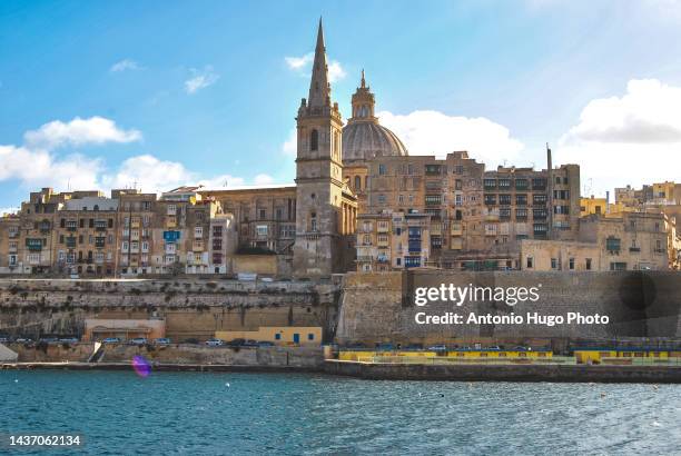 front view of valletta, capital of malta. - la valletta foto e immagini stock