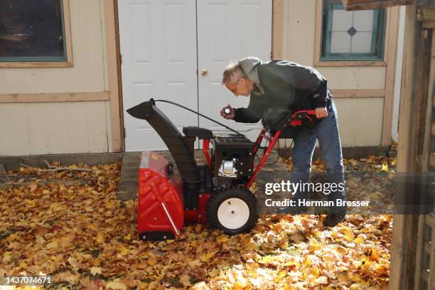 snow blower tune up - snowblower repair stock pictures, royalty-free photos & images