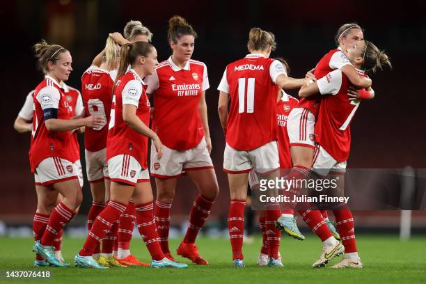 Jordan Nobbs of Arsenal celebrates with teammates after scoring their side's first goal during the UEFA Women's Champions League group C match...