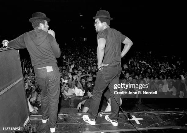 American rapper, producer, DJ and television personality Joseph "Run" Simmons and rapper Darryl "DMC" McDaniels, of the American hip hop group...