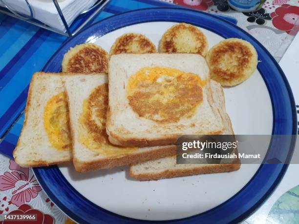 Toasted Toad Fat Toad Photos and Premium High Res Pictures - Getty Images