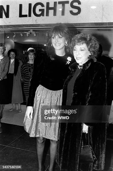 Marlo Thomas and her mother, Rose Marie Thomas, attend an event at ...