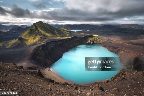 blahylur crater, iceland - landmannalaugar stockfoto's en -beelden