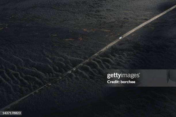 driving in iceland - central highlands iceland stock pictures, royalty-free photos & images