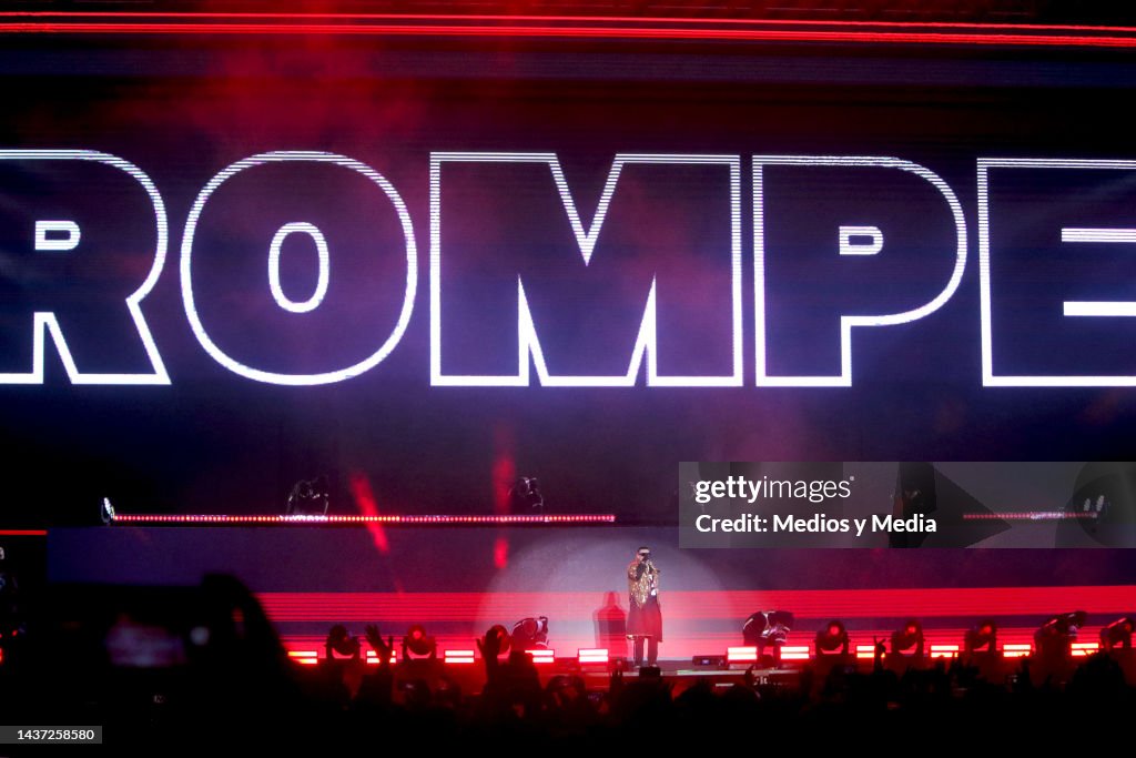 Daddy Concert Daddy Yankee performing during a concert at Estadio Andrés Quintana ...