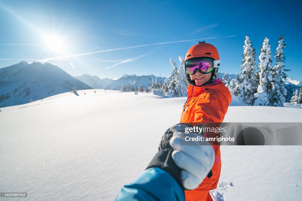 Invitation to sunny skiing day