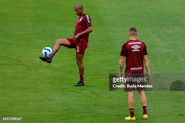 Fernandinho of Athletico Paranaense controls the ball during a training session at Christian Benítez Betancourt Stadium on October 28, 2022 in...
