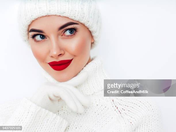 woman in winter clothes - beautiful woman winter stock pictures, royalty-free photos & images