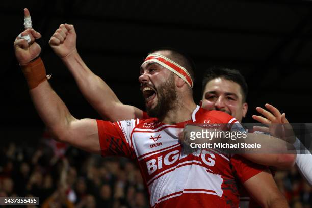 Lewis Ludlow of Gloucester celebrates scoring his side's sixth try during the Gallagher Premiership Rugby match between Gloucester Rugby and Exeter...