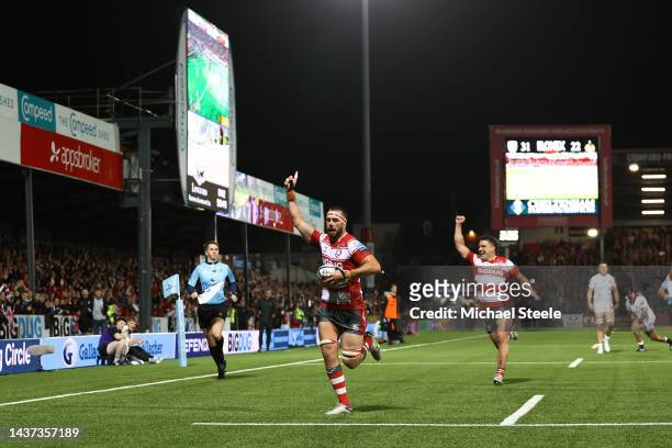 Lewis Ludlow of Gloucester celebrates as he scores his side's sixth try during the Gallagher Premiership Rugby match between Gloucester Rugby and...