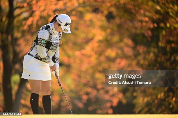 Sakura Koiwai of Japan attempts a putt on the 5th green during the second round of the Mitsubishi Electric/Hisako Higuchi Ladies at Musashigaoka Golf...