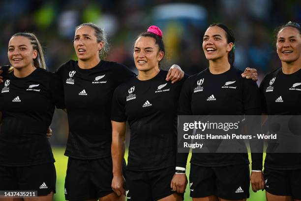 Renee Holmes, Sarah Hirini, Theresa Fitzpatrick, Stacey Fluhler and Portia Woodman of New Zealand line up for the national anthems ahead of the Rugby...