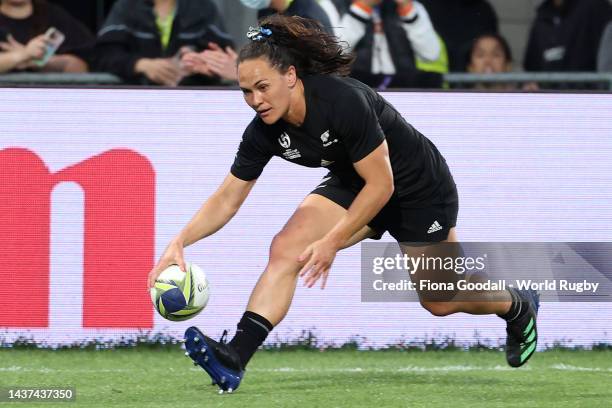 Portia Woodman of New Zealand scores a try during the Rugby World Cup 2021 Quarterfinal match between New Zealand and Wales at Northland Events...