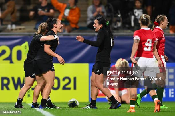 Portia Woodman of New Zealand scores a try during the Rugby World Cup 2021 Quarterfinal match between New Zealand and Wales at Northland Events...