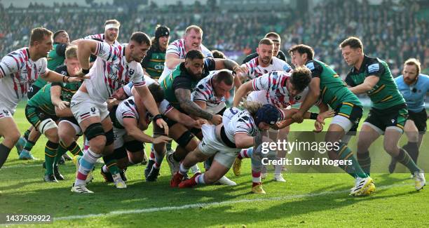 Harry Thacker of Bristol Bears scores their first try during the Gallagher Premiership Rugby match between Northampton Saints and Bristol Bears at...