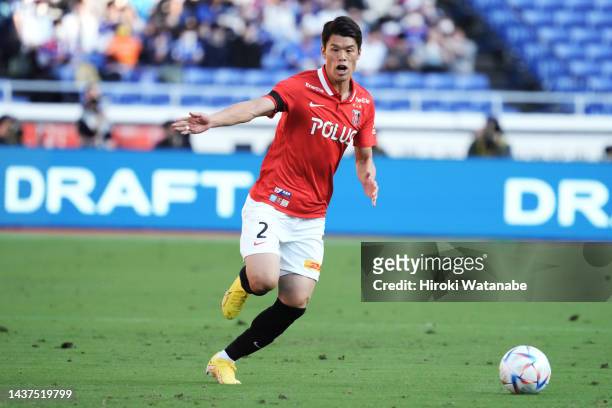 Hiroki Sakai of Urawa Red Diamonds in action during the J.LEAGUE Meiji Yasuda J1 33rd Sec. Match between Yokohama F･Marinos and Urawa Red Diamonds at...