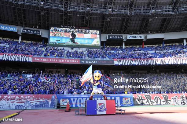 Fans of Yokohama F.Marinos cheer prior to the J.LEAGUE Meiji Yasuda J1 33rd Sec. Match between Yokohama F･Marinos and Urawa Red Diamonds at Nissan...