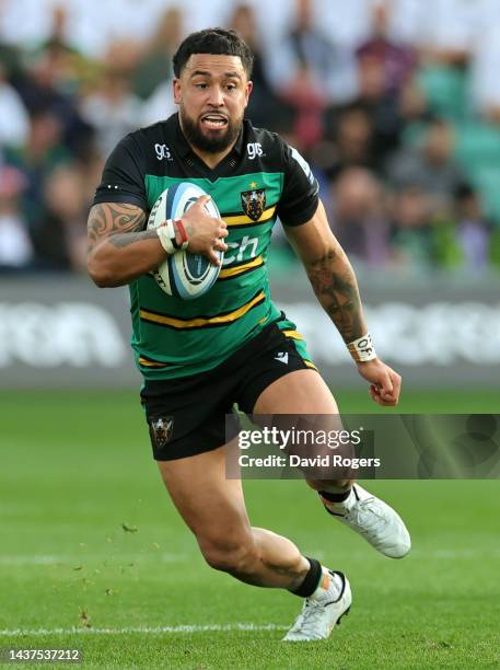 Matt Proctor of Northampton Saints breaks with the ball during the Gallagher Premiership Rugby match between Northampton Saints and Bristol Bears at...