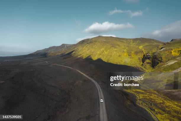 driving on f-road in iceland - central highlands iceland stock pictures, royalty-free photos & images