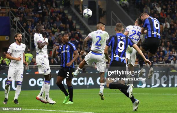 Stefan de Vrij of FC Internazionale scores their team's first goal during the Serie A match between FC Internazionale and UC Sampdoria at Stadio...