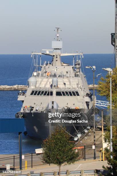 navy warship - usnavy - schiffs steuer stock-fotos und bilder